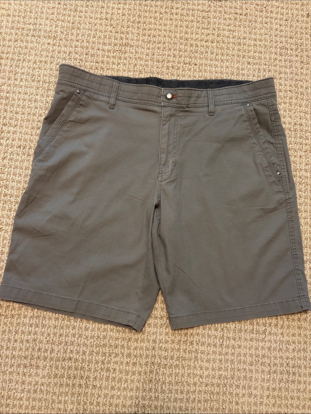 Men's Weatherproof Grey Shorts - size 38